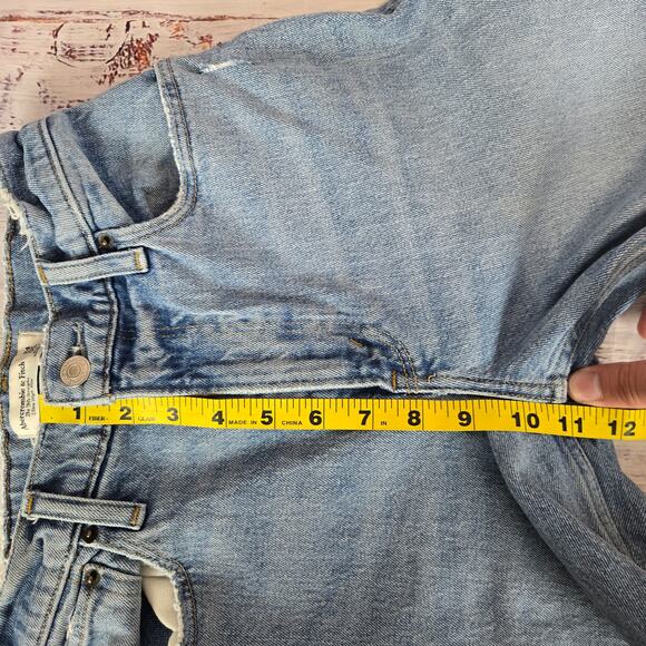 Abercrombie & Fitch 90's Straight High Rise Jeans Sz 24 Busted Knee Grunge Denim - Picture 13 of 15